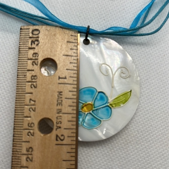 Necklace Shell Pendant with Faux Cloisonné Floral Pattern and Ribbon - Picture 2 of 4